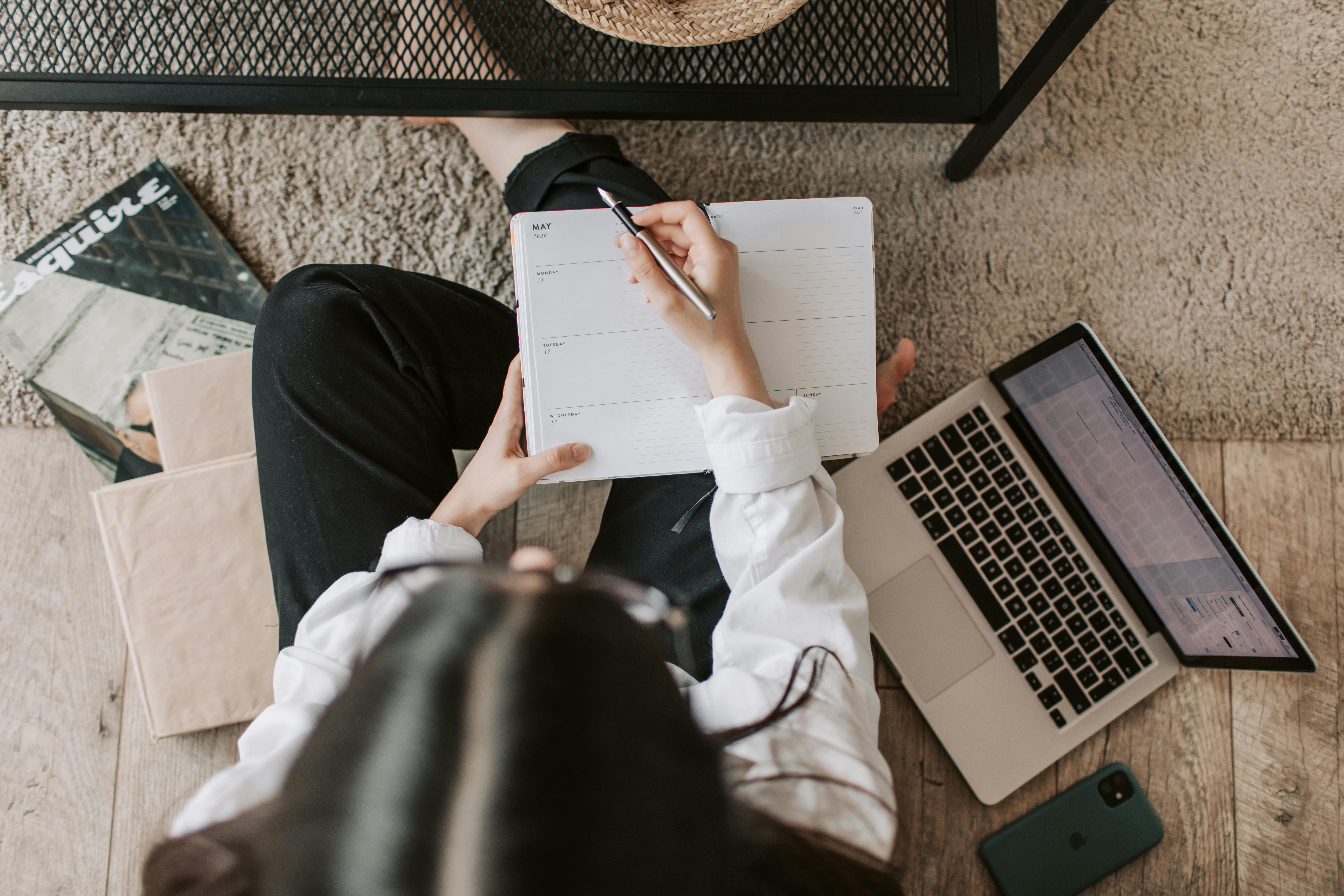 Master Time Management: Tips for Students & Young Professionals