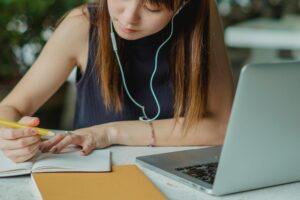 ways to save money as a student